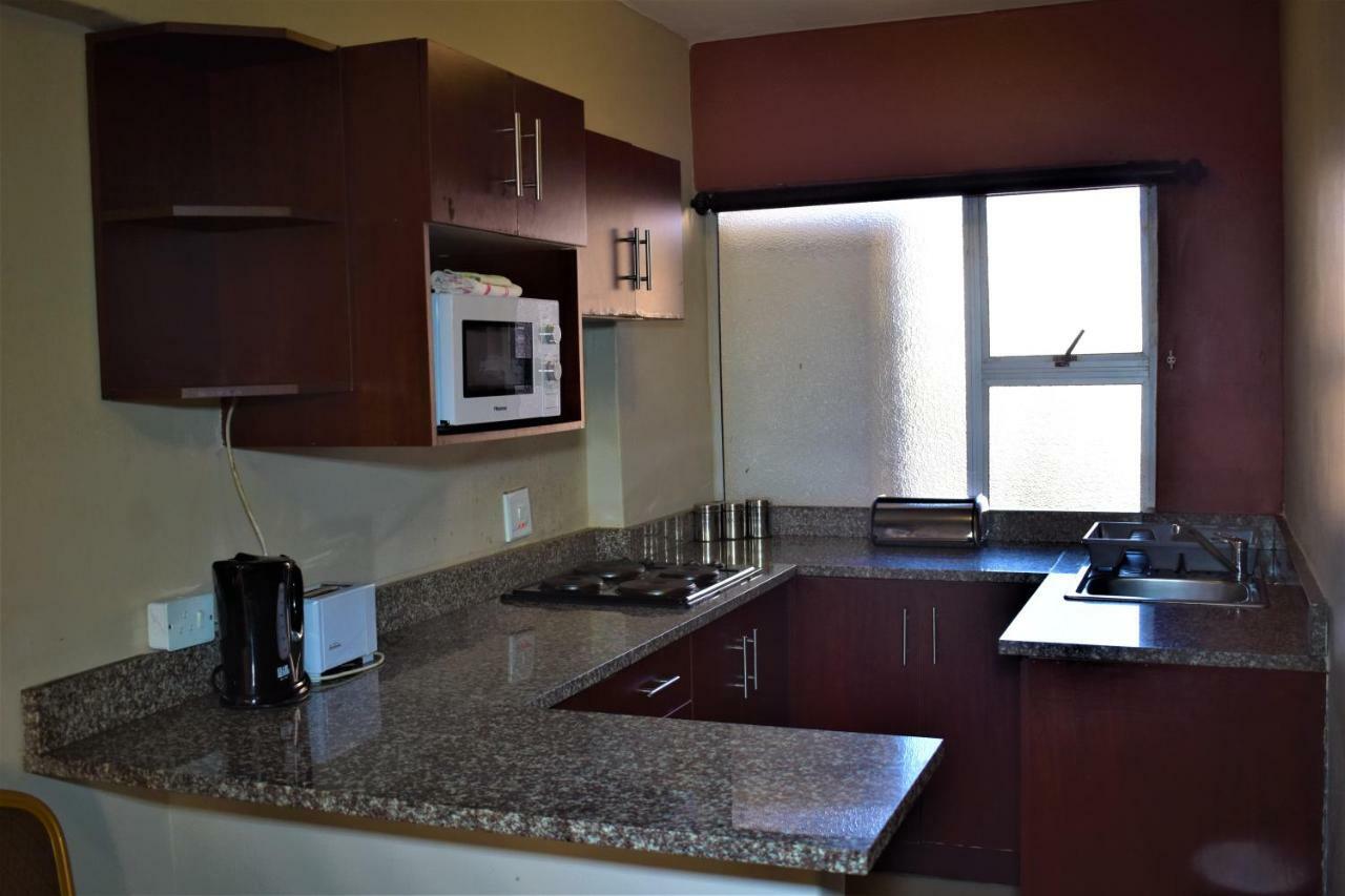 Emakhosini Self-Catering Apartments ダーバン エクステリア 写真