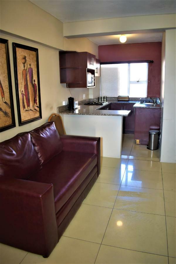 Emakhosini Self-Catering Apartments ダーバン エクステリア 写真