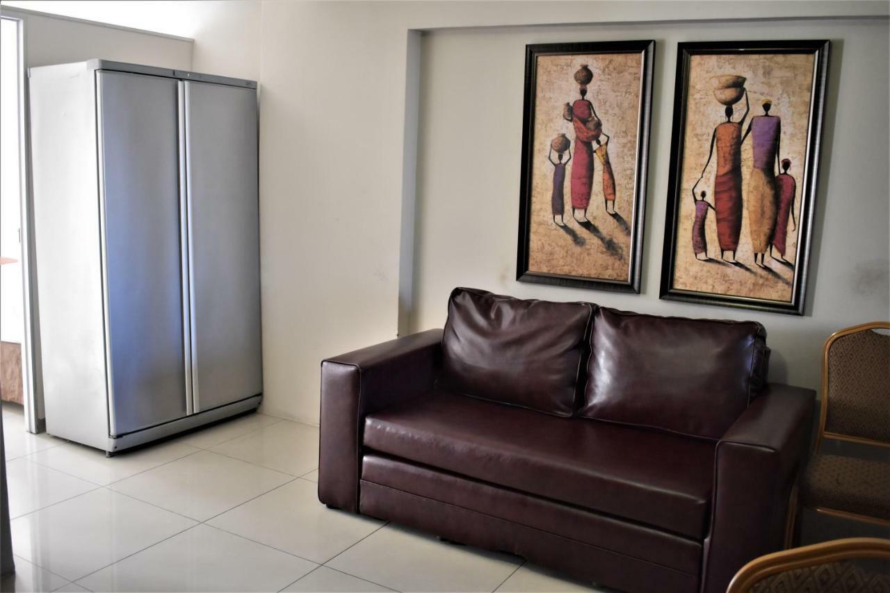 Emakhosini Self-Catering Apartments ダーバン エクステリア 写真